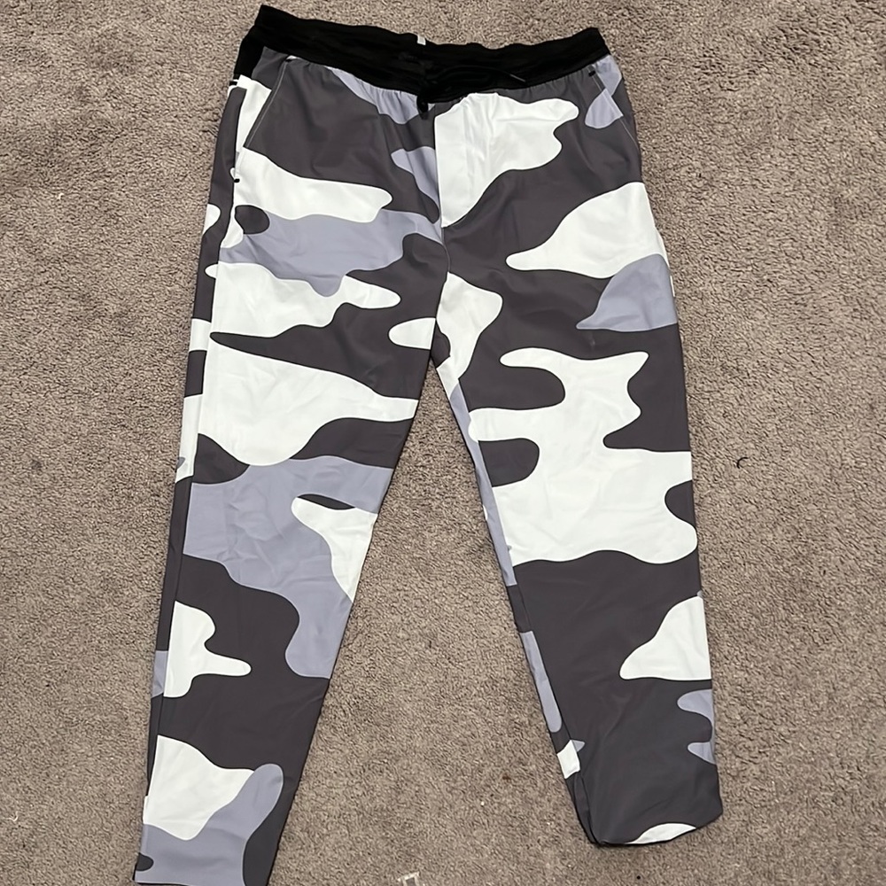 Greyson Joggers - Size XL